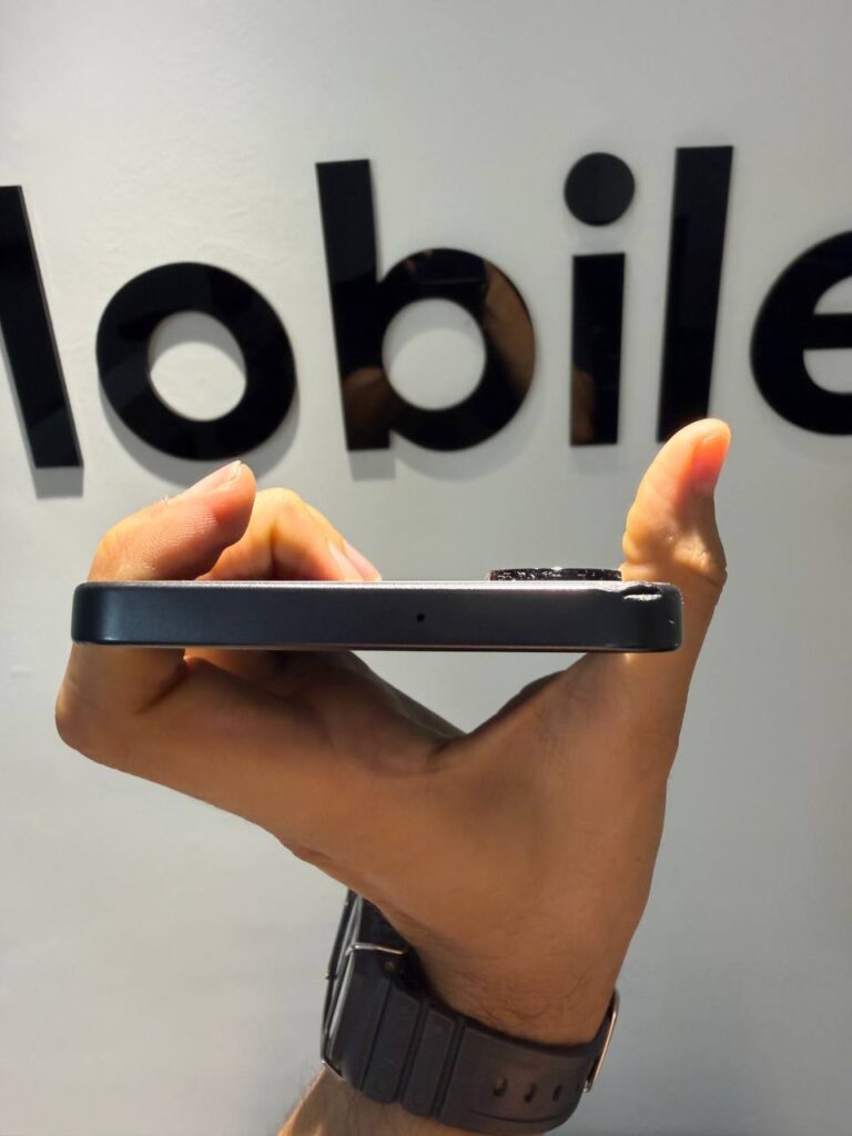 لبه بالا — Samsung Galaxy A26 5g / 256gb / ram 8 کارکرده | 256 گیگ | مشکی