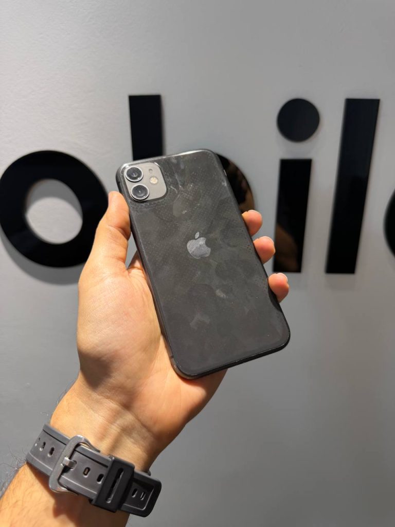 ML-U-۱۳۳۵۴iphone 11 change back